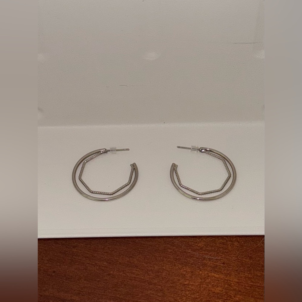 EUC Kenneth Jay Lane 1in Silver Double Hoop Earrings - Picture 4 of 8